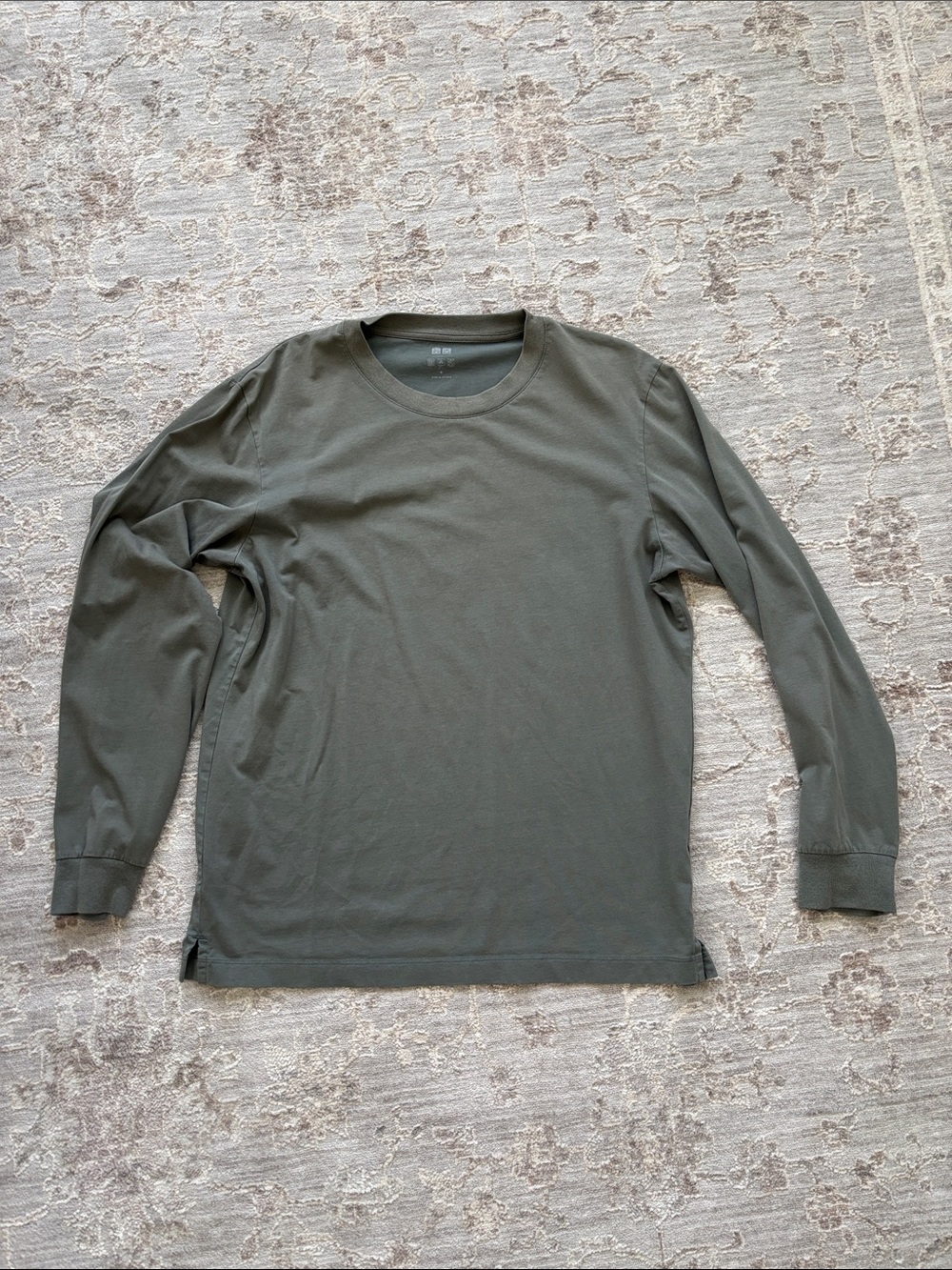 Uniqlo AIRISM Men's Long Sleeve Crewneck Shirt